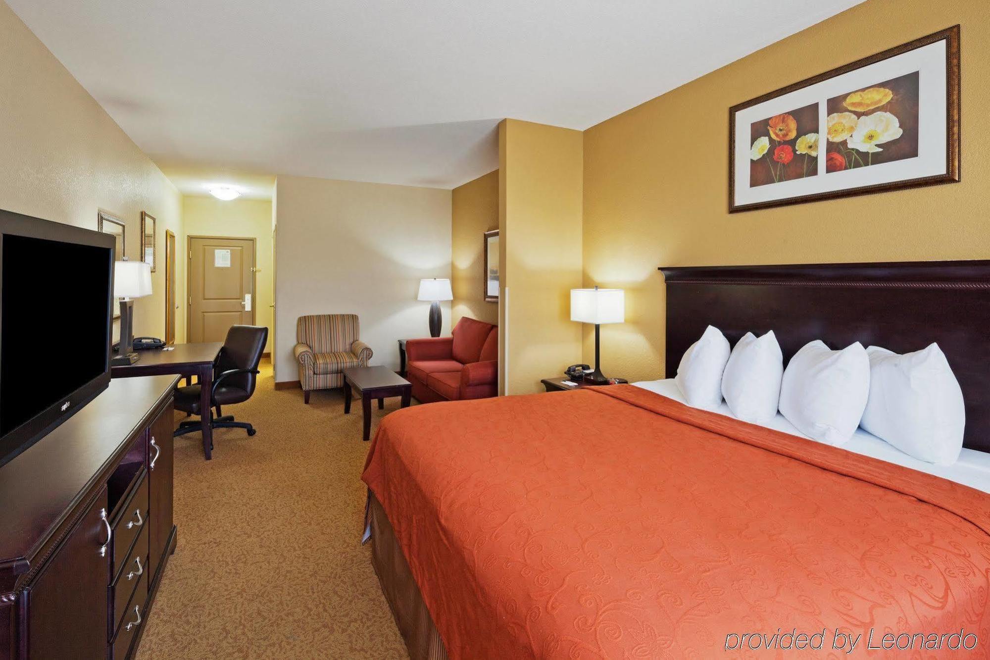 Spark By Hilton Homewood Birmingham Room photo